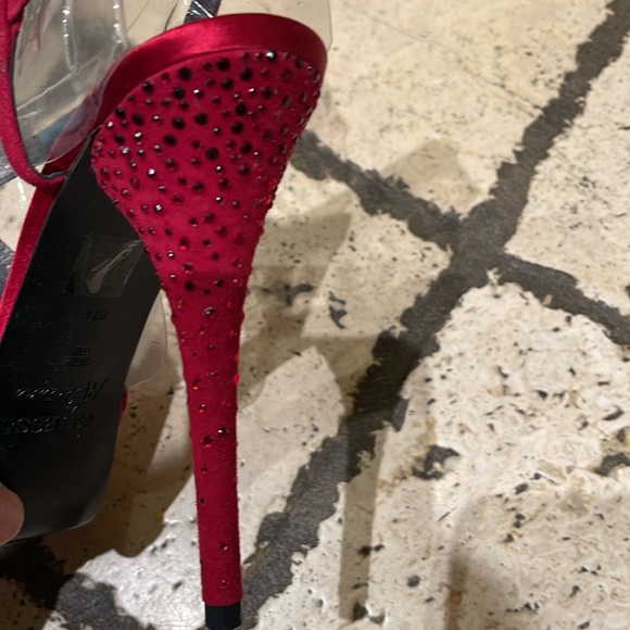 Beautiful Marciano heels - Picture 5 of 5